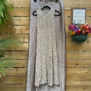 Patterned Midi dress with slit - Size Medium